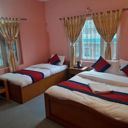 Hotel Village Inn Pokhara Exterior photo