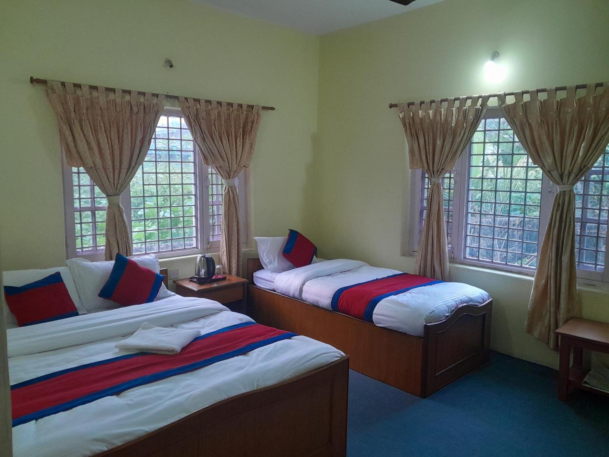 Hotel Village Inn Pokhara Exterior photo